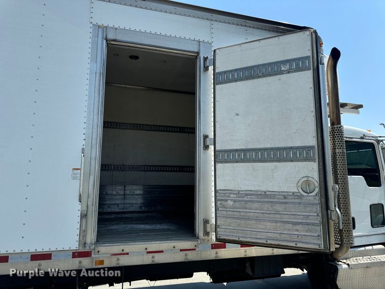 image for item EH6991 2014 Kenworth T370 refrigerated delivery truck