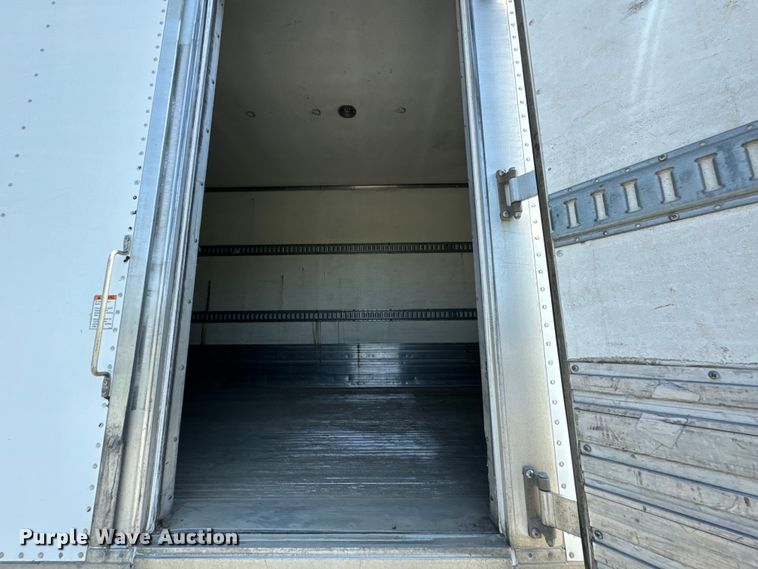 image for item EH6991 2014 Kenworth T370 refrigerated delivery truck