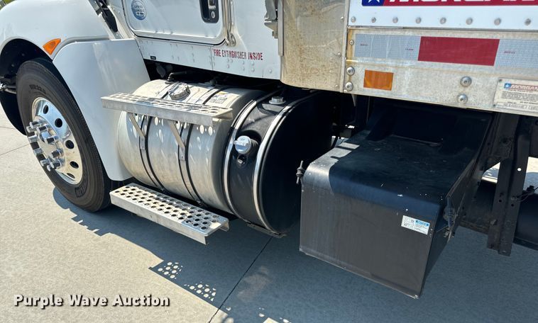 image for item EH6991 2014 Kenworth T370 refrigerated delivery truck