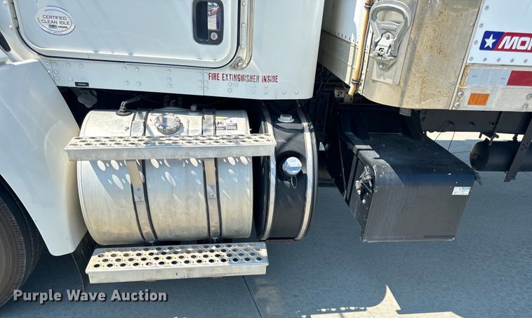 image for item EH6991 2014 Kenworth T370 refrigerated delivery truck