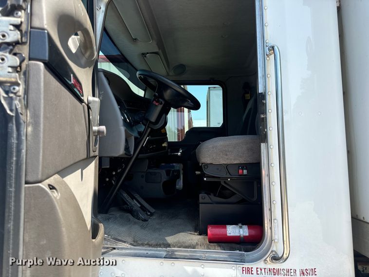 image for item EH6991 2014 Kenworth T370 refrigerated delivery truck