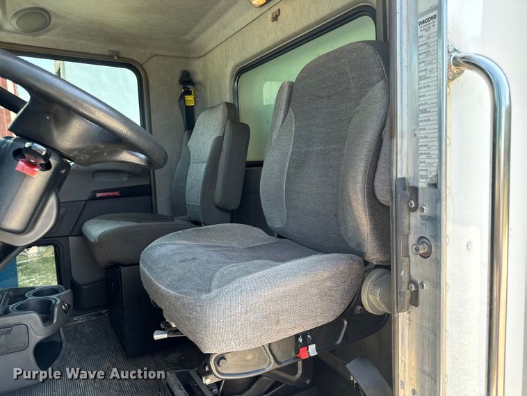 image for item EH6991 2014 Kenworth T370 refrigerated delivery truck