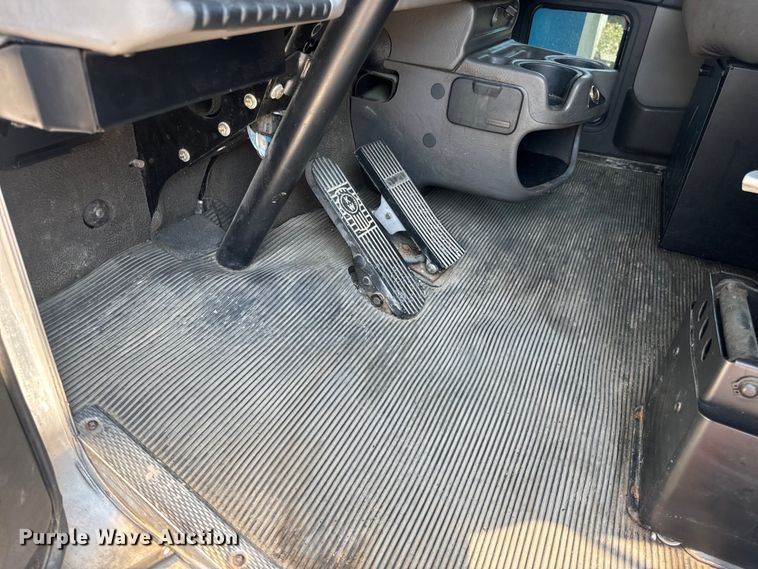 image for item EH6991 2014 Kenworth T370 refrigerated delivery truck