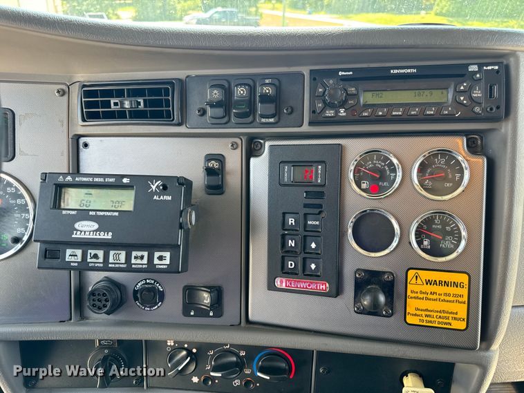 image for item EH6991 2014 Kenworth T370 refrigerated delivery truck