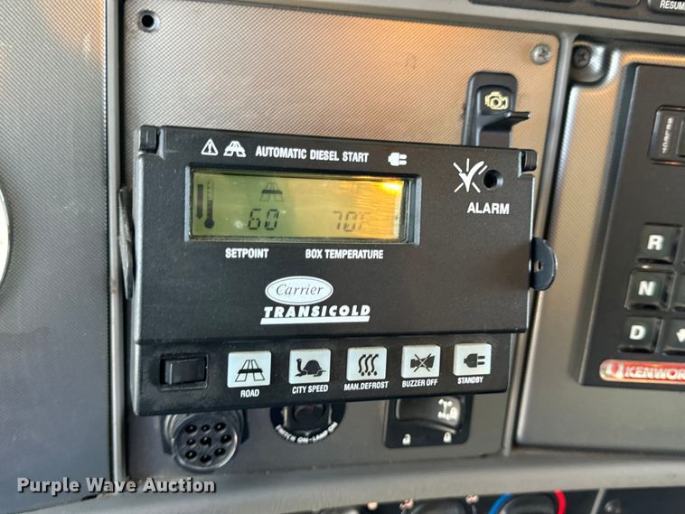 image for item EH6991 2014 Kenworth T370 refrigerated delivery truck