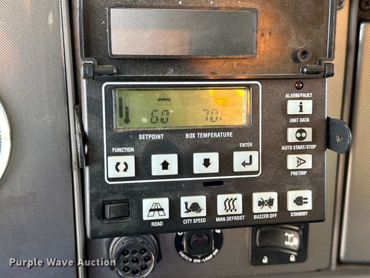 image for item EH6991 2014 Kenworth T370 refrigerated delivery truck