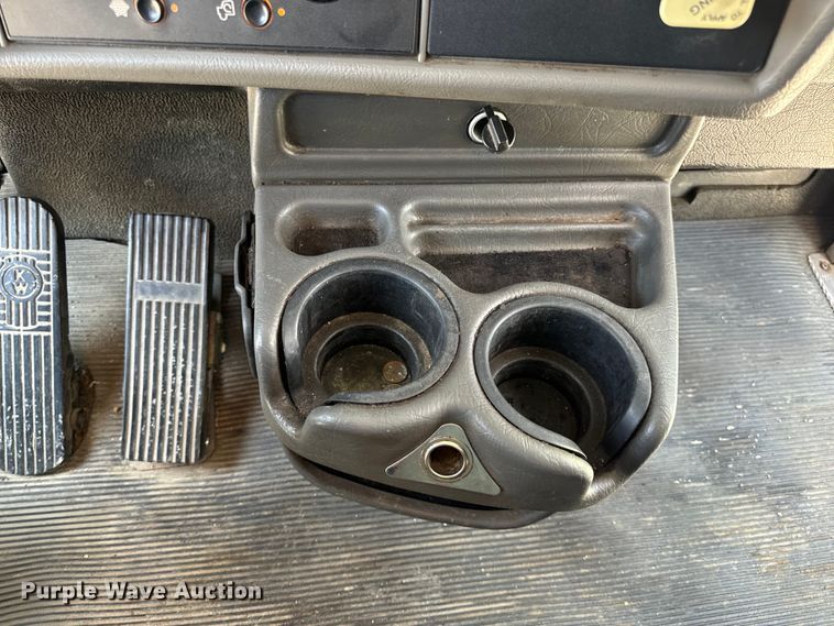 image for item EH6991 2014 Kenworth T370 refrigerated delivery truck