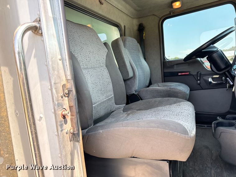 image for item EH6991 2014 Kenworth T370 refrigerated delivery truck