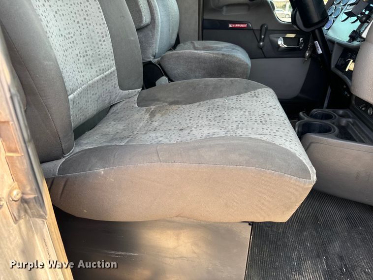 image for item EH6991 2014 Kenworth T370 refrigerated delivery truck