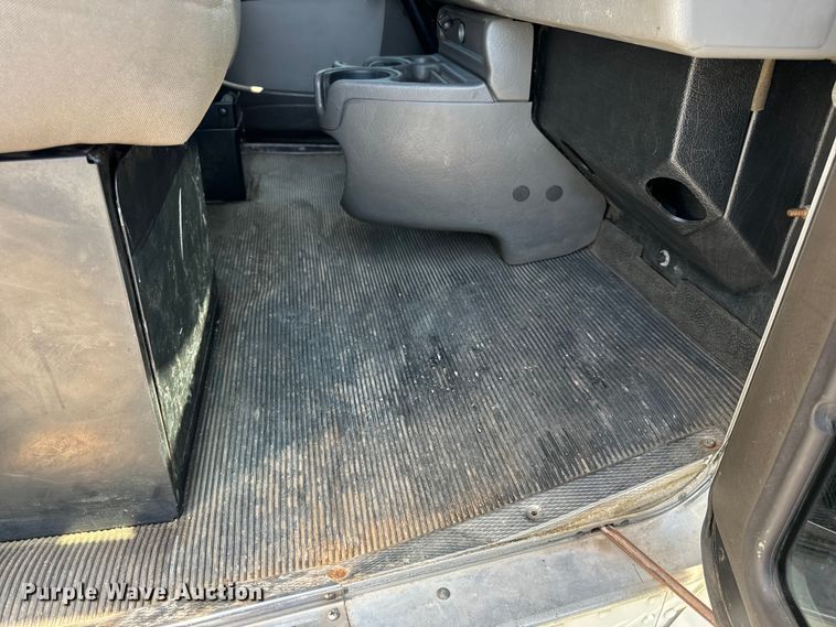 image for item EH6991 2014 Kenworth T370 refrigerated delivery truck