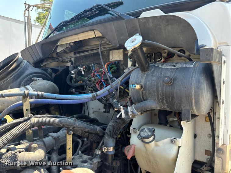 image for item EH6991 2014 Kenworth T370 refrigerated delivery truck