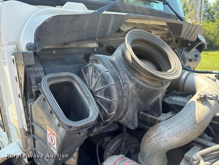 image for item EH6991 2014 Kenworth T370 refrigerated delivery truck