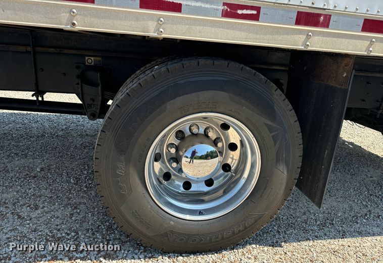 image for item EH6991 2014 Kenworth T370 refrigerated delivery truck