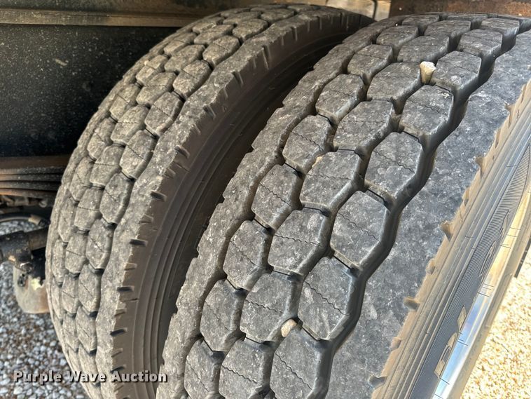 image for item EH6991 2014 Kenworth T370 refrigerated delivery truck