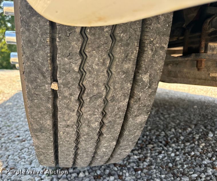 image for item EH6991 2014 Kenworth T370 refrigerated delivery truck