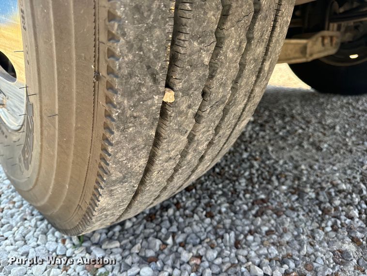 image for item EH6991 2014 Kenworth T370 refrigerated delivery truck