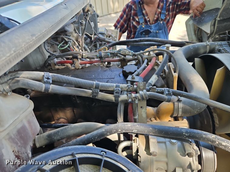 image for item EI8195 2007 Freightliner  Business Class M2 truck cab and chassis