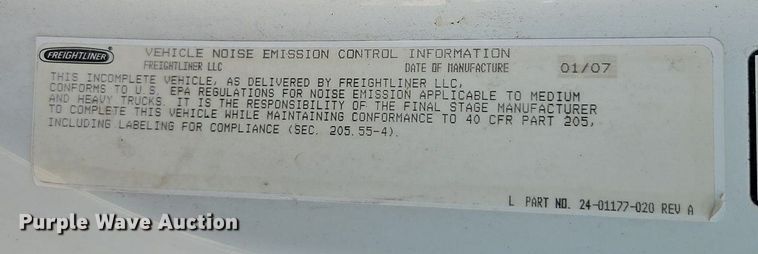 image for item EI8195 2007 Freightliner  Business Class M2 truck cab and chassis