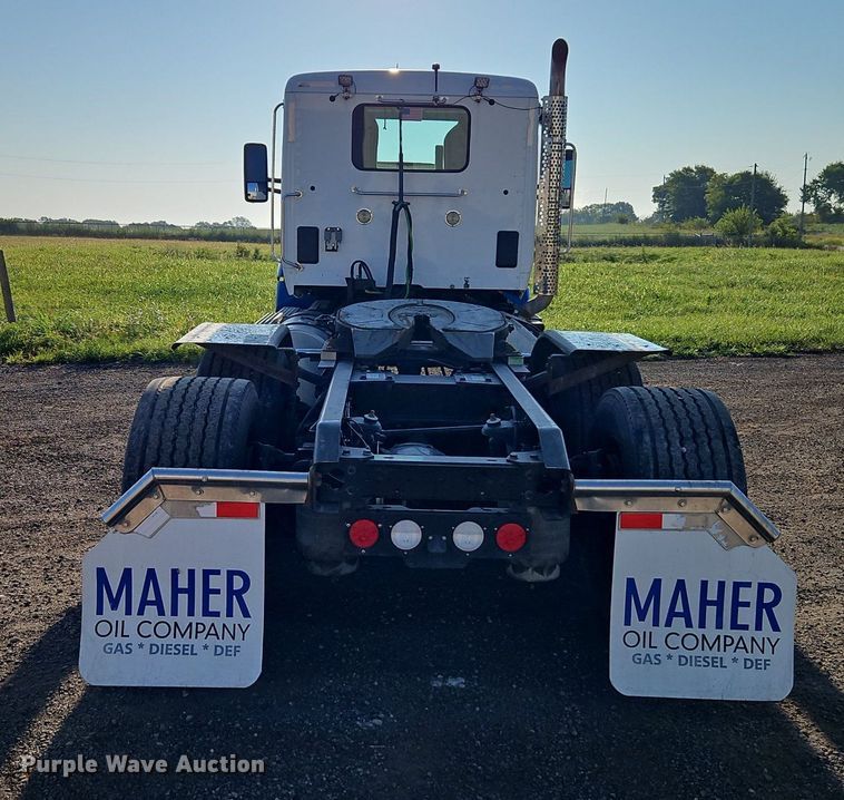 image for item EI8238 2020 Kenworth T880 semi truck