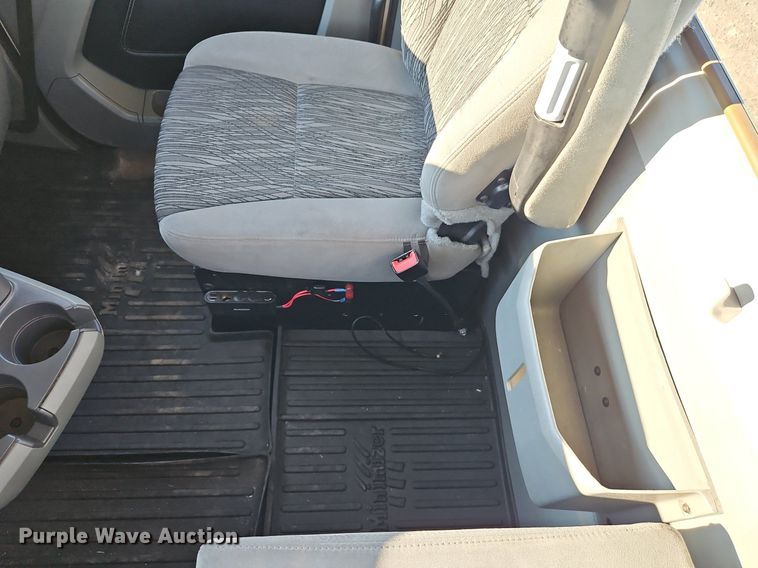 image for item EI8238 2020 Kenworth T880 semi truck