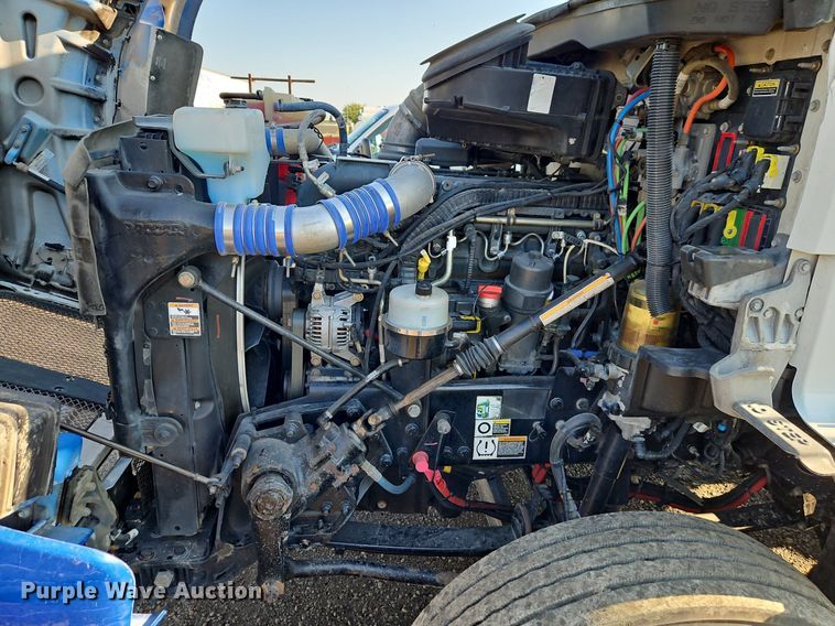 image for item EI8238 2020 Kenworth T880 semi truck