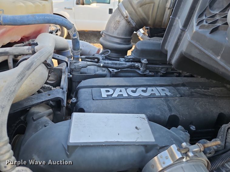 image for item EI8238 2020 Kenworth T880 semi truck