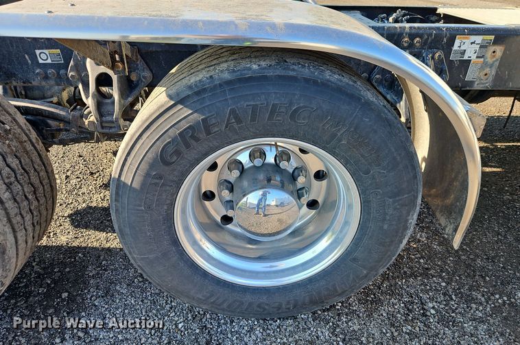 image for item EI8238 2020 Kenworth T880 semi truck