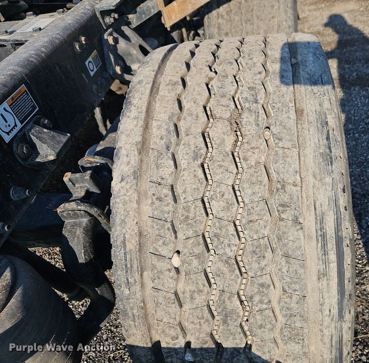 image for item EI8238 2020 Kenworth T880 semi truck