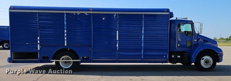 image for item EI8262 2004 Kenworth T300 delivery truck