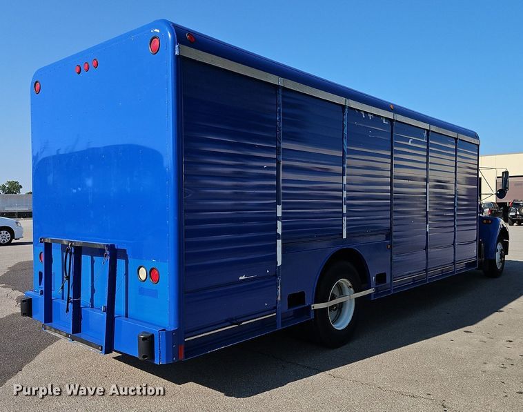 image for item EI8262 2004 Kenworth T300 delivery truck