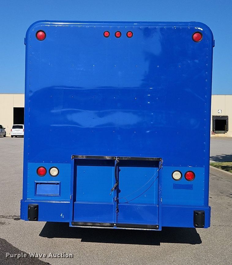 image for item EI8262 2004 Kenworth T300 delivery truck