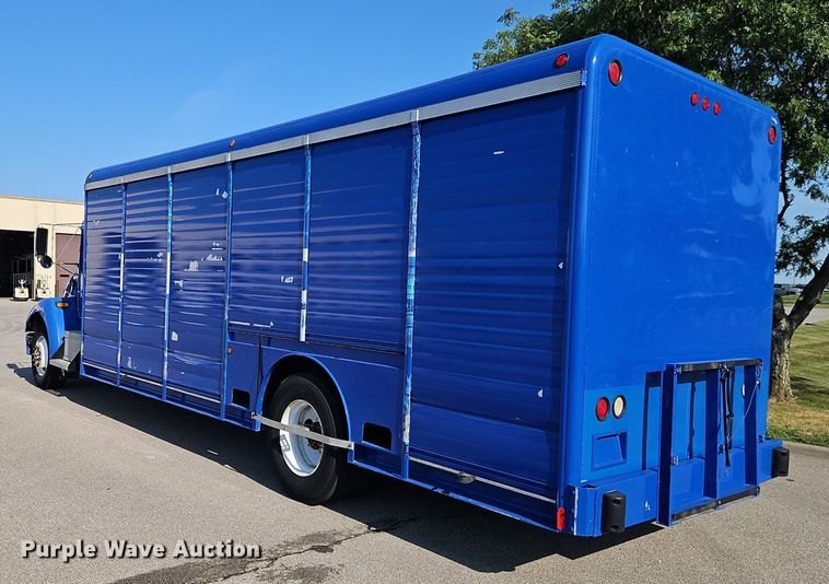 image for item EI8262 2004 Kenworth T300 delivery truck