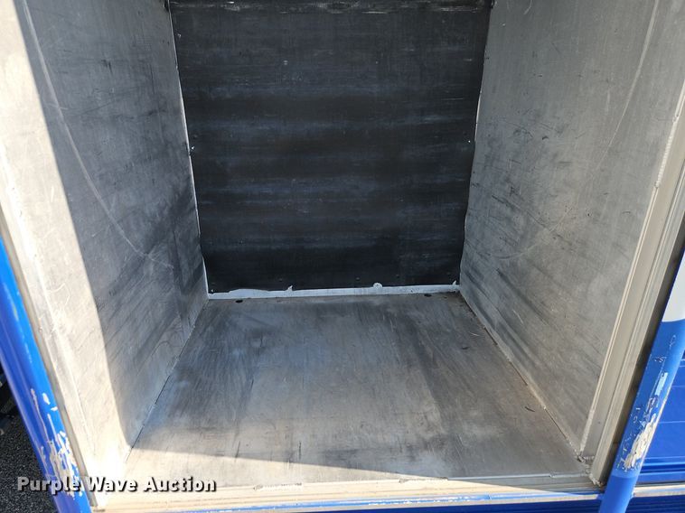 image for item EI8262 2004 Kenworth T300 delivery truck