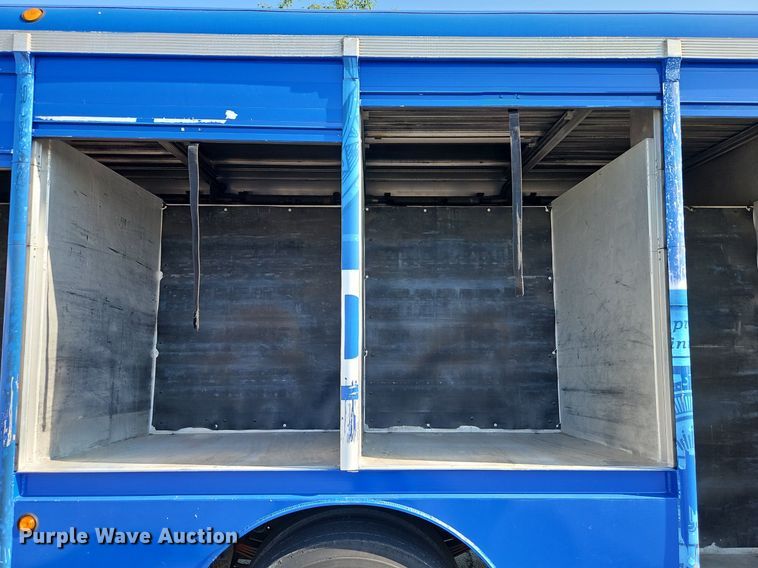 image for item EI8262 2004 Kenworth T300 delivery truck