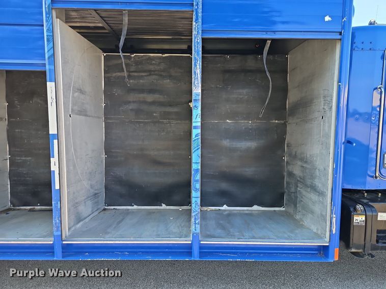 image for item EI8262 2004 Kenworth T300 delivery truck