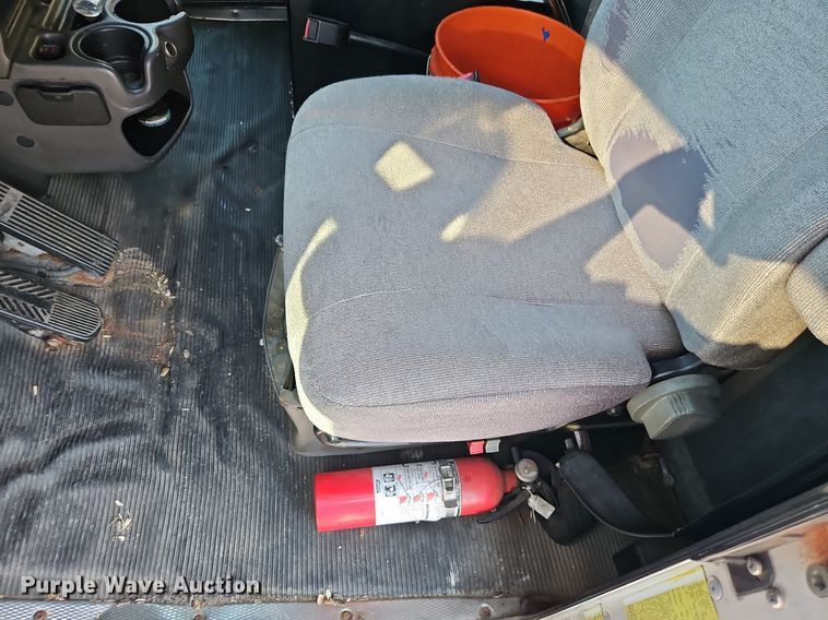 image for item EI8262 2004 Kenworth T300 delivery truck