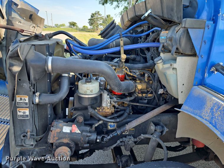 image for item EI8262 2004 Kenworth T300 delivery truck