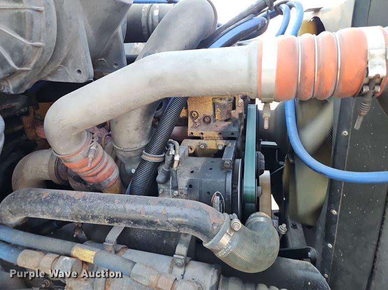 image for item EI8262 2004 Kenworth T300 delivery truck