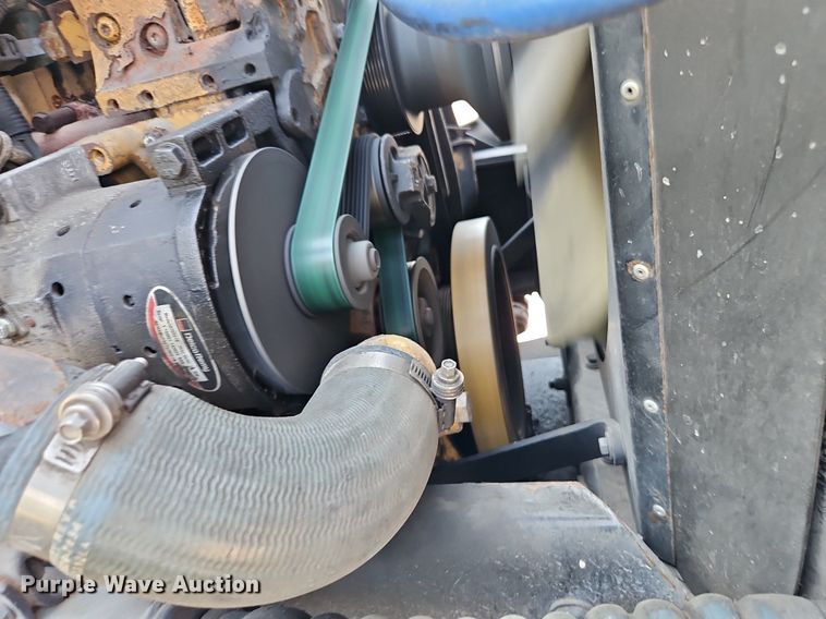 image for item EI8262 2004 Kenworth T300 delivery truck