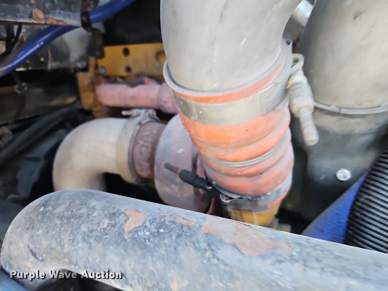 image for item EI8262 2004 Kenworth T300 delivery truck