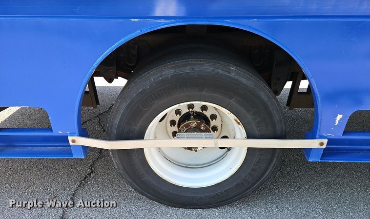 image for item EI8262 2004 Kenworth T300 delivery truck