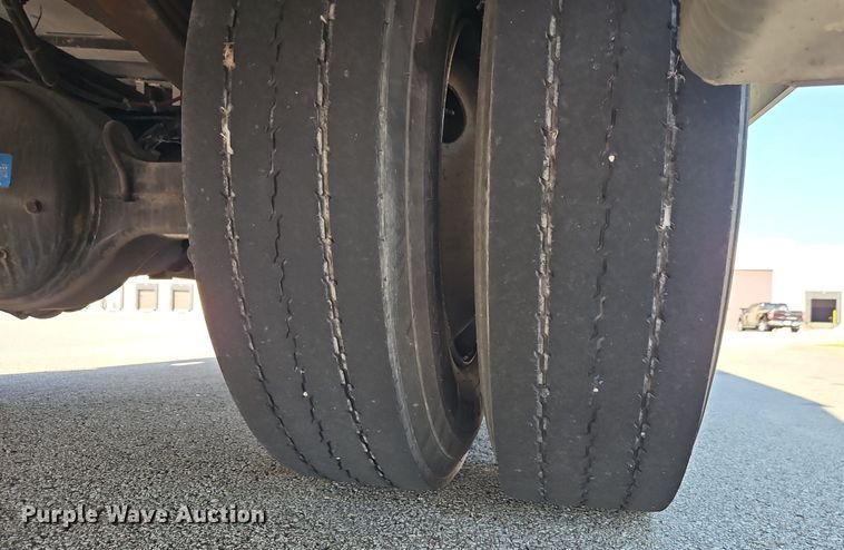 image for item EI8262 2004 Kenworth T300 delivery truck