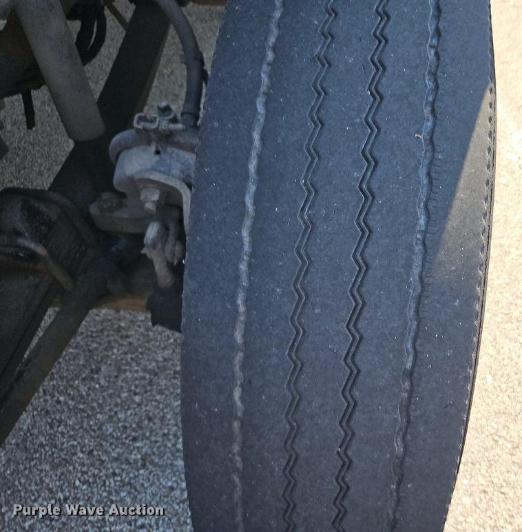 image for item EI8262 2004 Kenworth T300 delivery truck