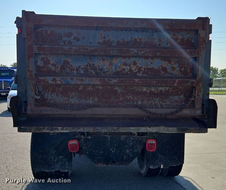 image for item EI8263 1995 Ford L8000 dump truck
