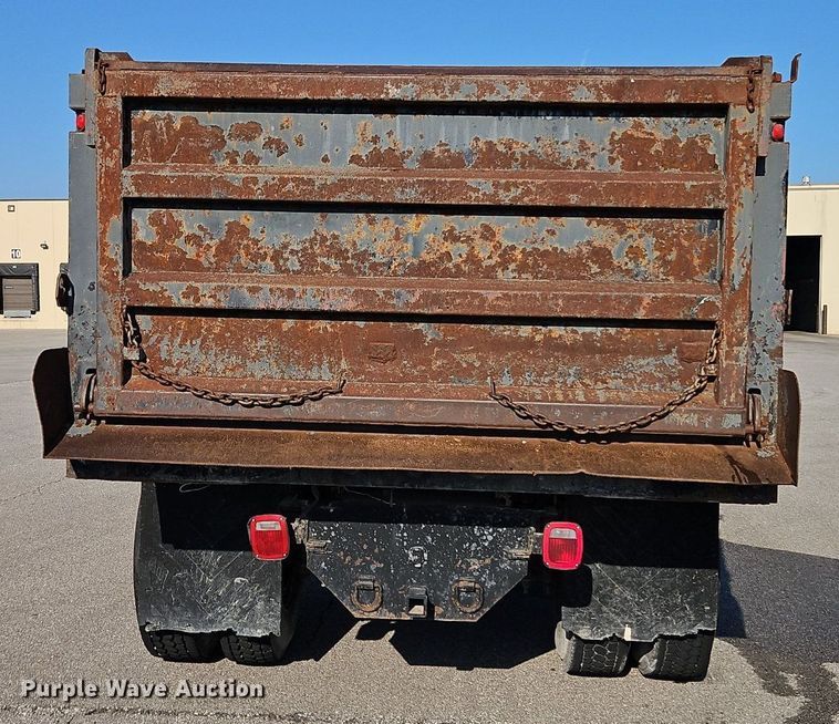 image for item EI8263 1995 Ford L8000 dump truck