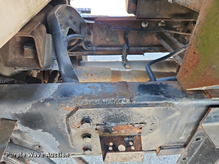 image for item EI8263 1995 Ford L8000 dump truck