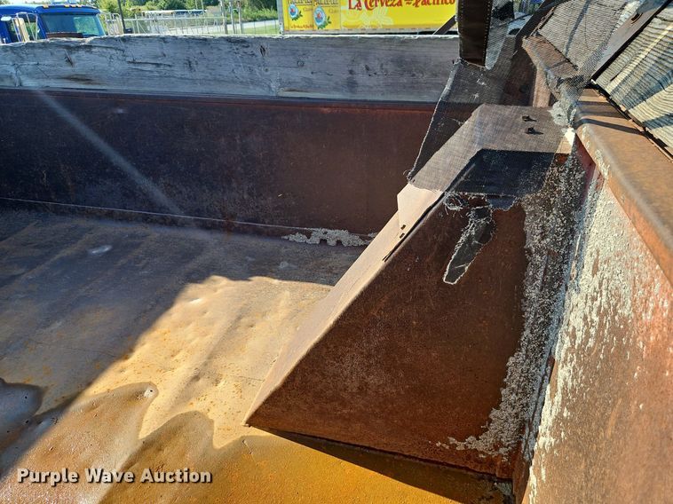 image for item EI8263 1995 Ford L8000 dump truck