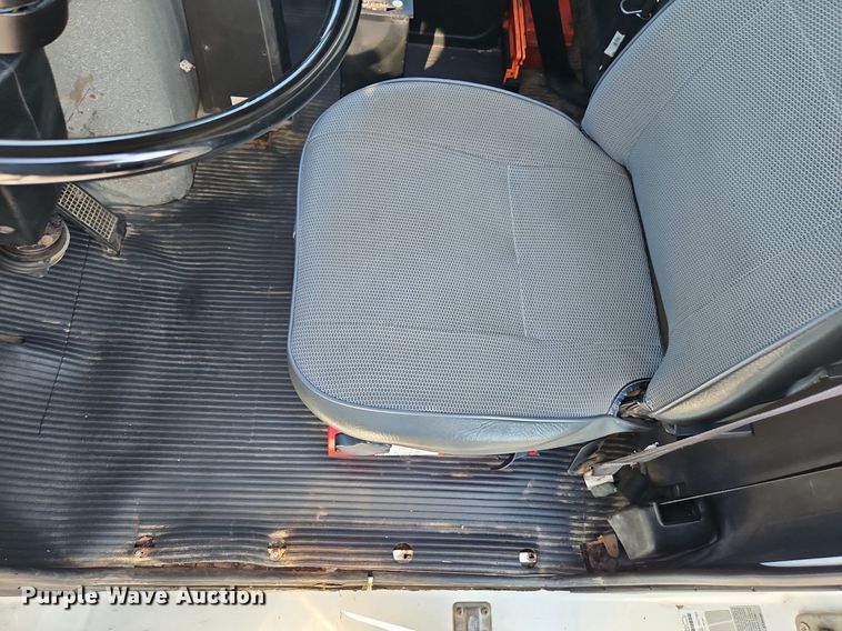 image for item EI8263 1995 Ford L8000 dump truck