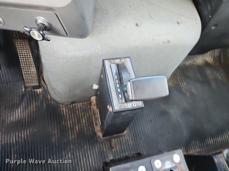 image for item EI8263 1995 Ford L8000 dump truck