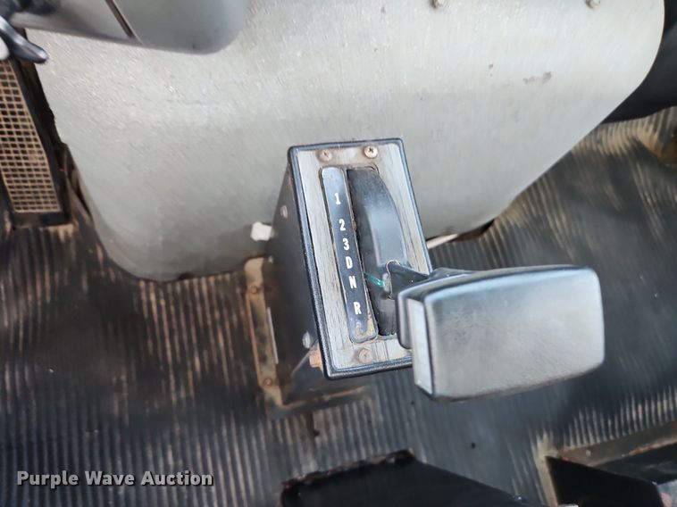 image for item EI8263 1995 Ford L8000 dump truck